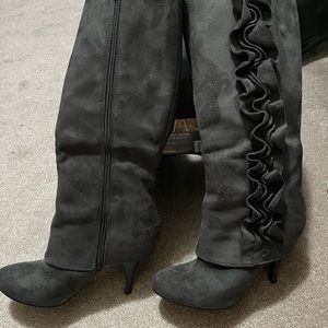 Grey Fergalicious by Fergie boots in very good condition.